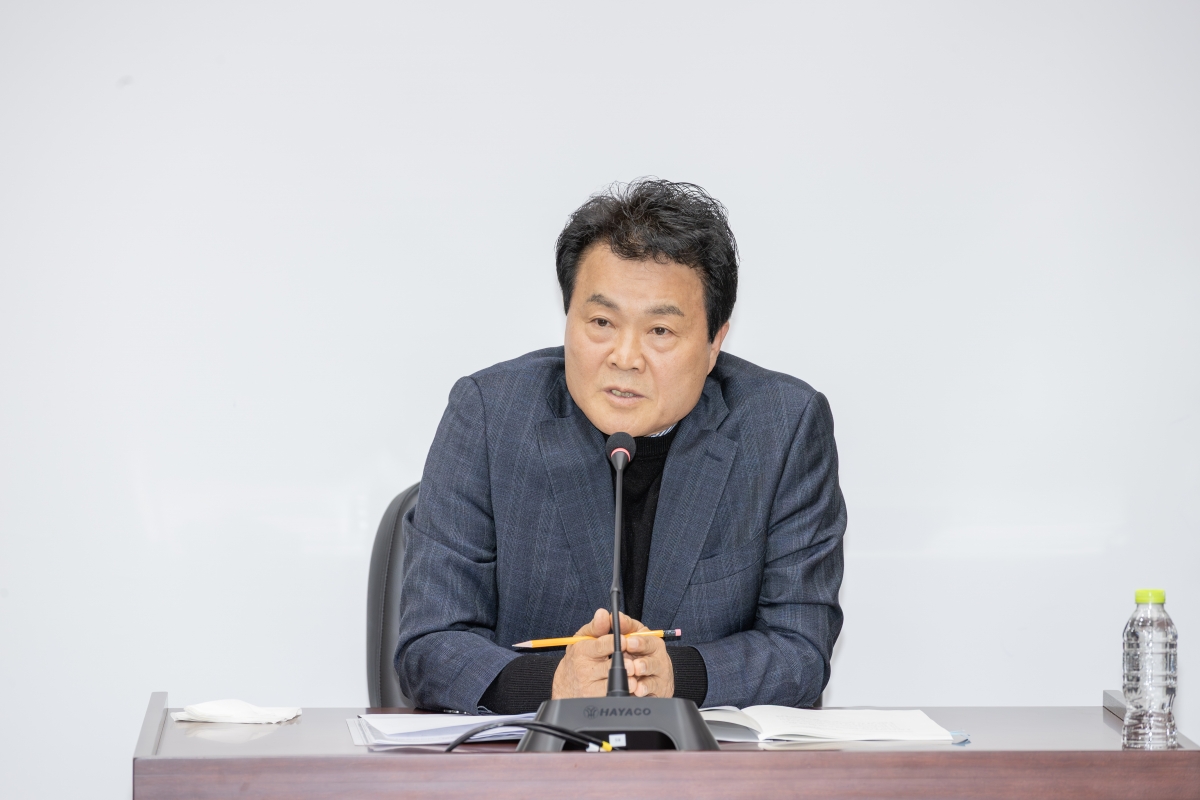 20251125-056[AMG_8064-2025년도 제2차 의원연구단체 심의위원회 개최.jpg