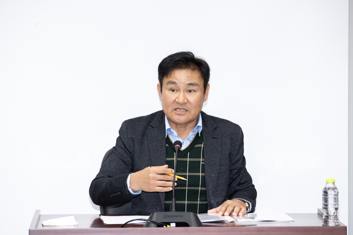 20251125-059[AMG_8093-2025년도 제2차 의원연구단체 심의위원회 개최.jpg