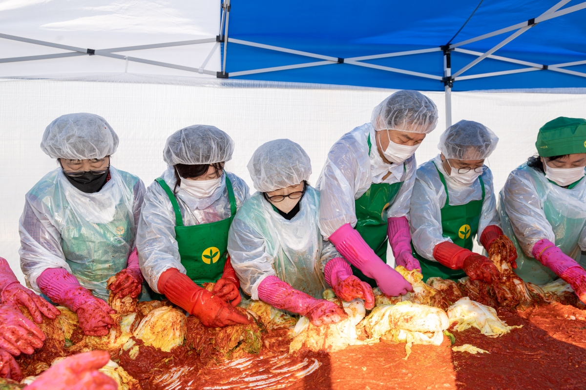 20251124-070[AMG_7837-2025 사랑의 김장담그기.jpg