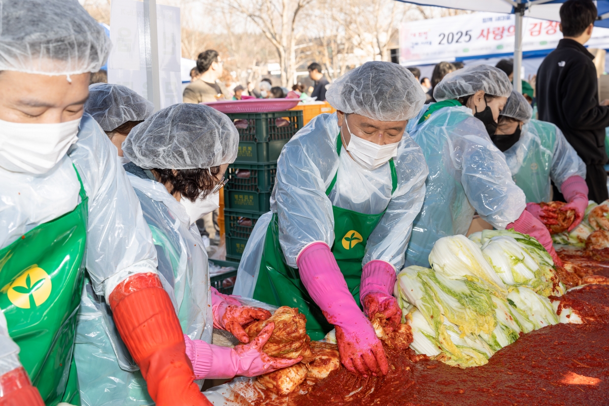 20251124-056[AMG_7797-2025 사랑의 김장담그기.jpg