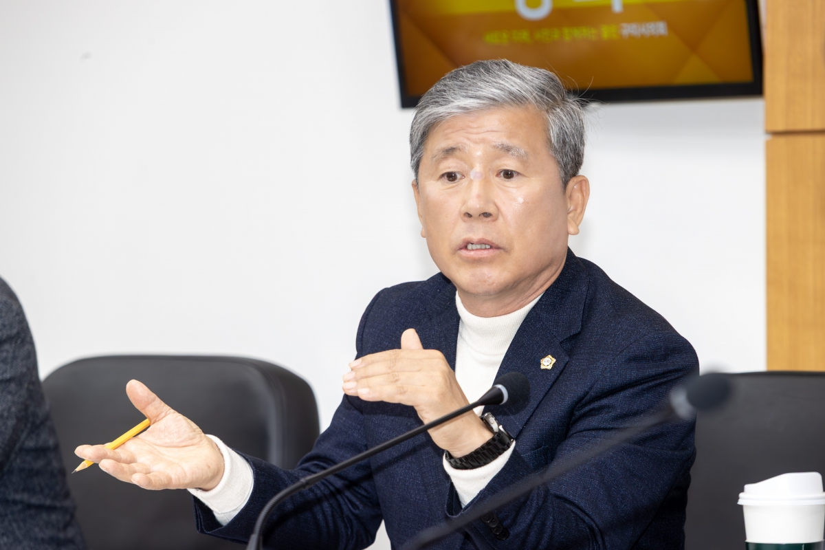 20251126-050[AMG_8260-제292회 제2차 정례회시 산업건설위원회 조례안 등 심사활동.jpg