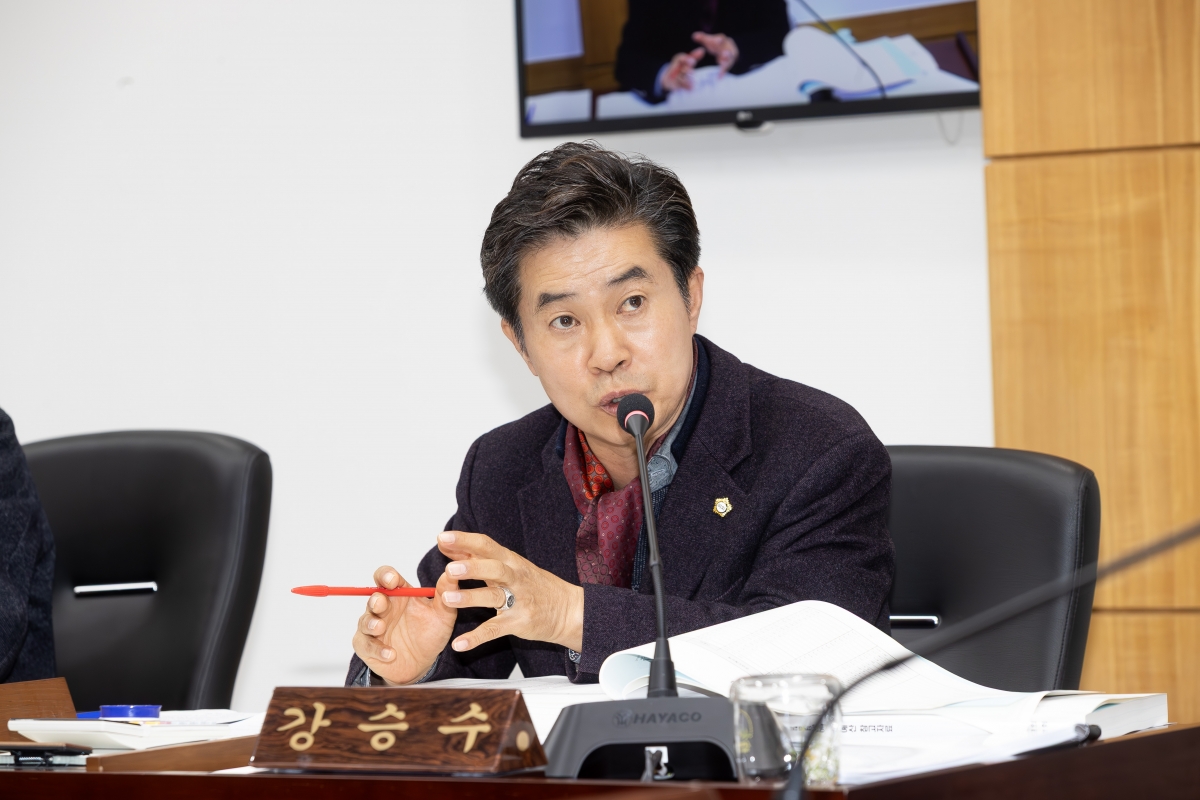 20251127-040[AMG_8491-제292회 제2차 정례회시 문화환경위원회 소관 2026년도 예산안 및 기금운용계획안 예비심사 활동.jpg