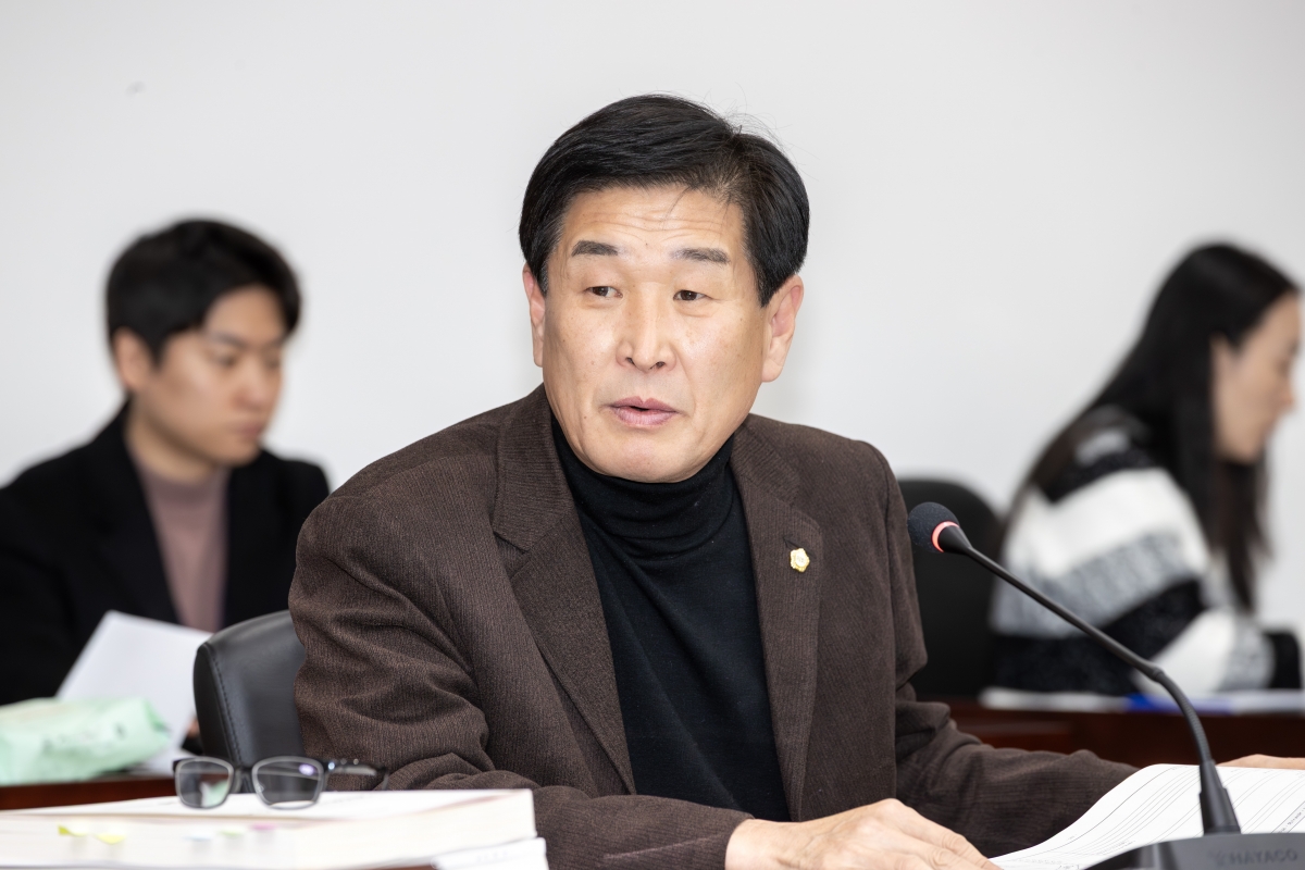 20251202-025[AMG_9474-제292회 제2차 정례회시 문화환경위원회 소관 2026년도 예산안 및 기금운용계획안 예비심사 활동.jpg