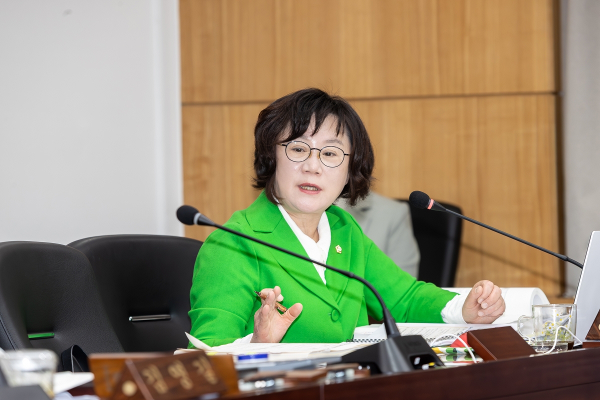 20251127-044[AMG_8502-제292회 제2차 정례회시 문화환경위원회 소관 2026년도 예산안 및 기금운용계획안 예비심사 활동.jpg