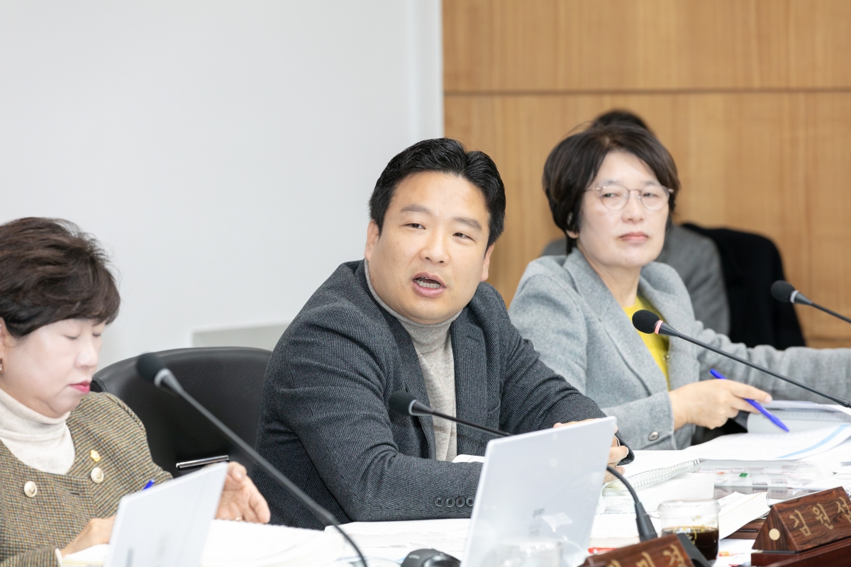 20251205-024[IMG_4398-제292회 제2차 정례회시 예산결산특별위원회 2026년도 예산안 및 기금운용계획안 심사 활동.jpg