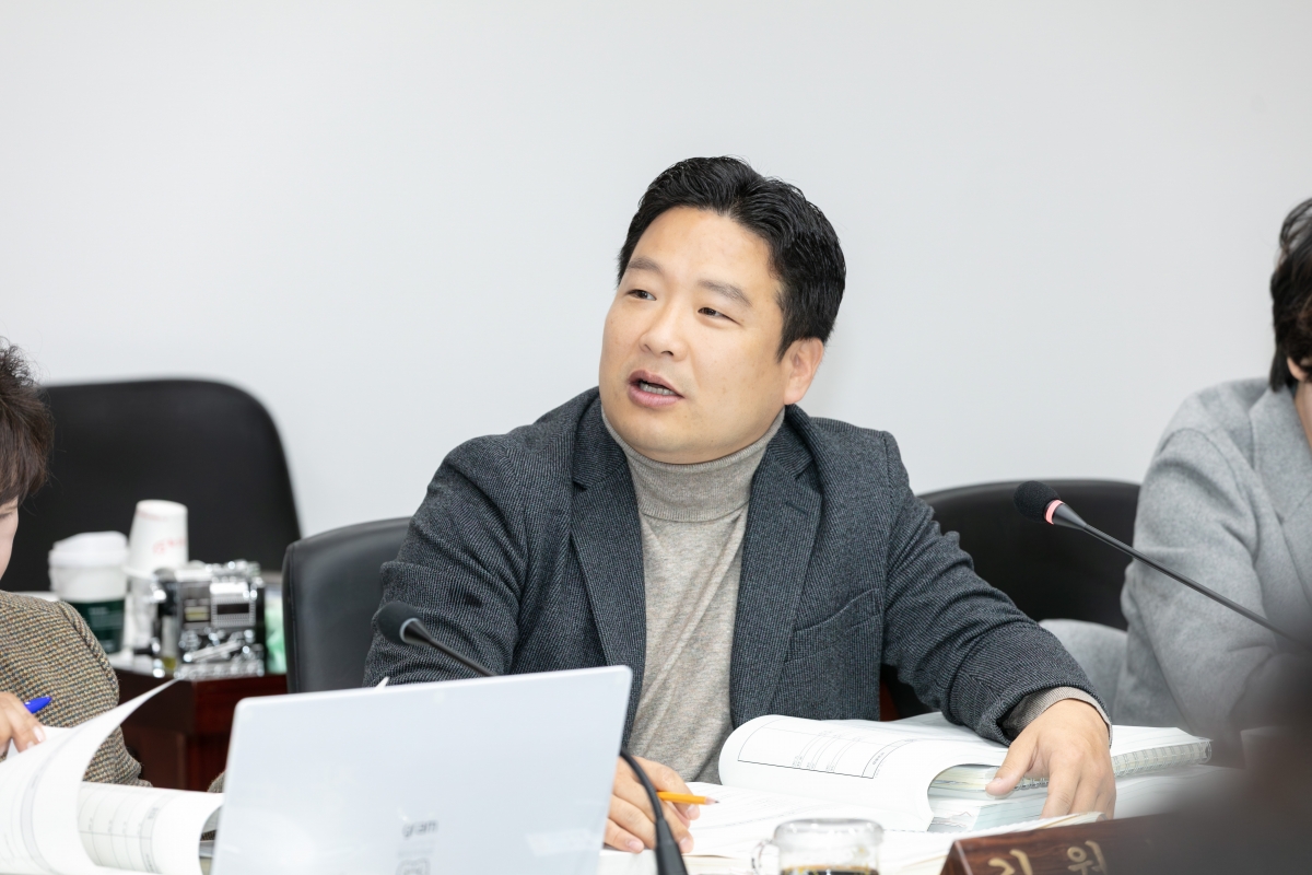 20251205-026[IMG_4406-제292회 제2차 정례회시 예산결산특별위원회 2026년도 예산안 및 기금운용계획안 심사 활동.jpg