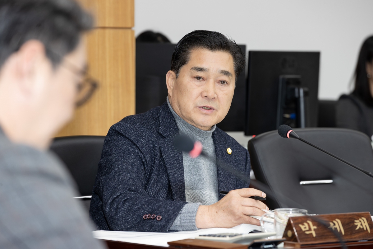 20251205-001[AMG_0192-제292회 제2차 정례회시 예산결산특별위원회 2026년도 예산안 및 기금운용계획안 심사 활동.jpg