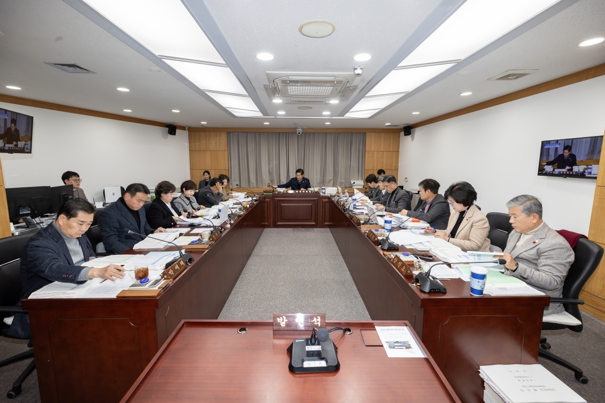 20251204-017[AMG_9649-제292회 제2차 정례회시 예산결산특별위원회 2026년도 예산안 및 기금운용계획안 심사 활동.jpg