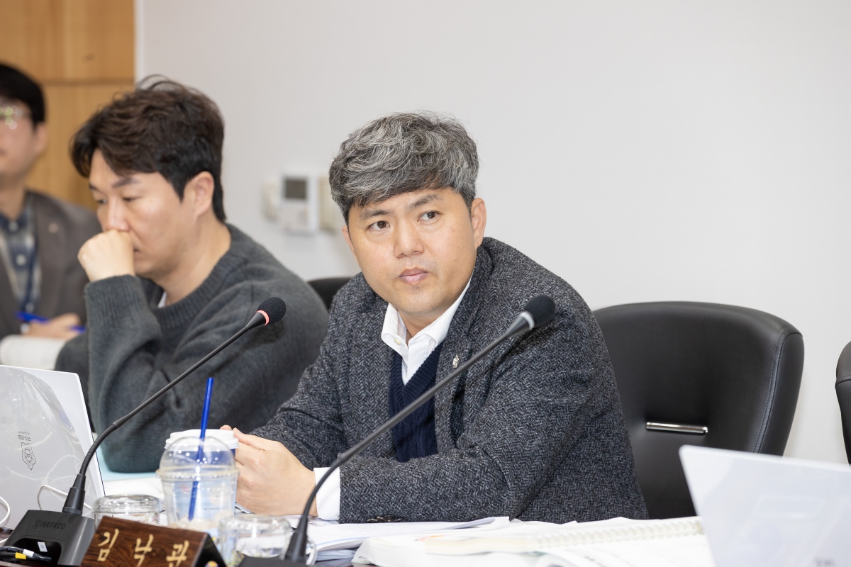 20251204-026[AMG_9679-제292회 제2차 정례회시 예산결산특별위원회 2026년도 예산안 및 기금운용계획안 심사 활동.jpg