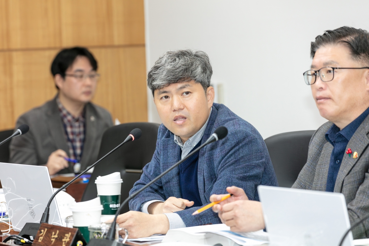 20251205-015[IMG_4358-제292회 제2차 정례회시 예산결산특별위원회 2026년도 예산안 및 기금운용계획안 심사 활동.jpg