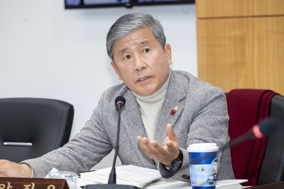 20251204-050[AMG_9792-제292회 제2차 정례회시 예산결산특별위원회 2026년도 예산안 및 기금운용계획안 심사 활동.jpg