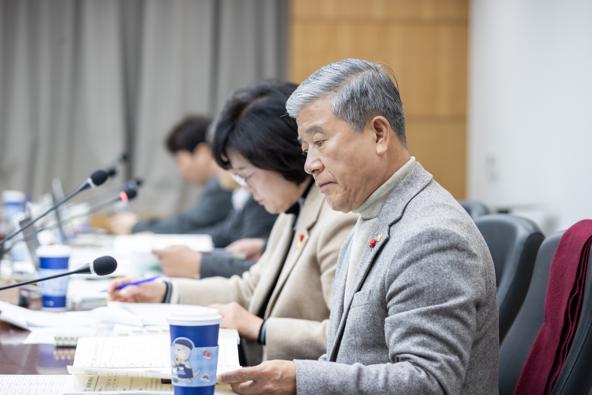 20251204-060[AMG_9824-제292회 제2차 정례회시 예산결산특별위원회 2026년도 예산안 및 기금운용계획안 심사 활동.jpg