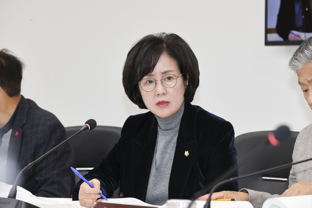 20251209-003[AMG_0274-1-제292회 제2차 정례회시 예산결산특별위원회 2026년도 예산안 및 기금운용계획안 심사 활동.jpg