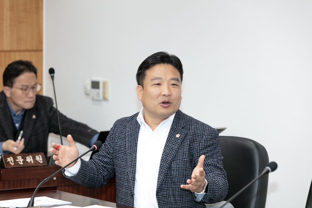 20251211-069[IMG_4566-제292회 제2차 정례회시 제4차 구미 현안 해결을 위한 특별위원회 활동.jpg