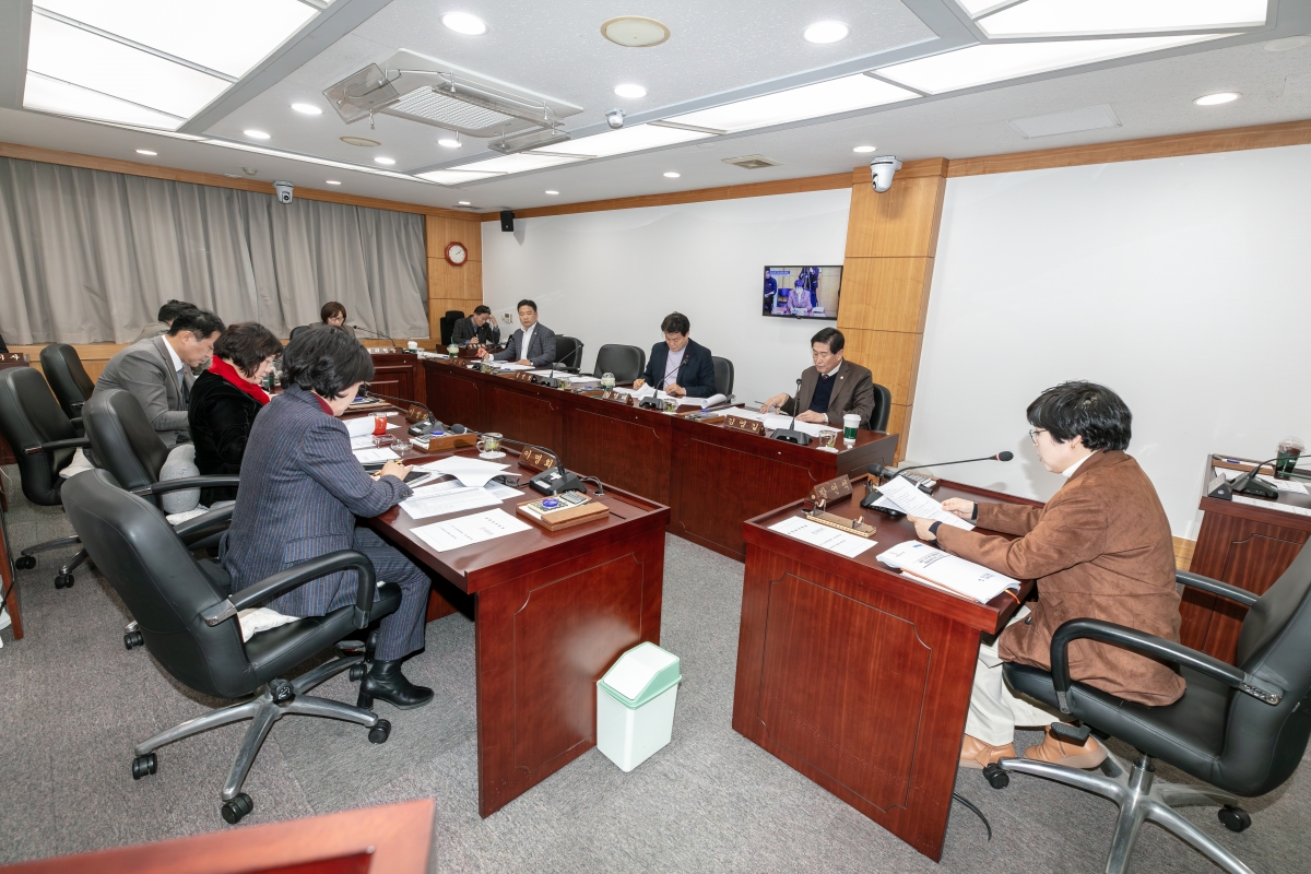 20251211-067[IMG_4554-제292회 제2차 정례회시 제4차 구미 현안 해결을 위한 특별위원회 활동.jpg
