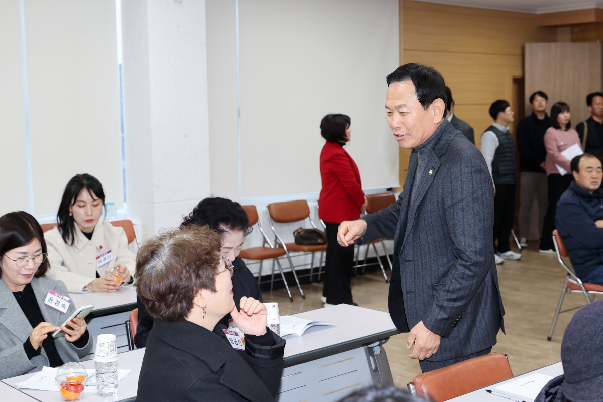 20251209-035[AMG_0381-1-구미시장 형곡1동 순방.JPG