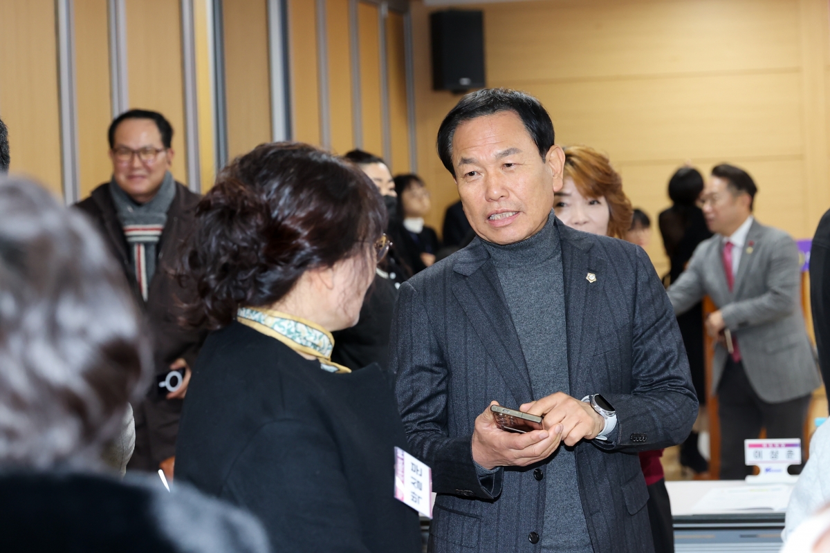 20251209-048[AMG_0414-1-구미시장 형곡1동 순방.JPG