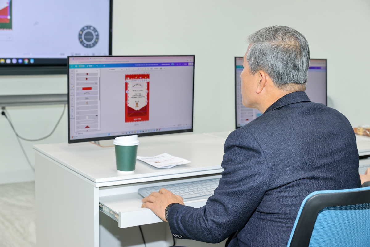 20251217-076[AMG_1751-1-구미시의회 의원 온라인 디자인 플렛폼 활용교육.JPG