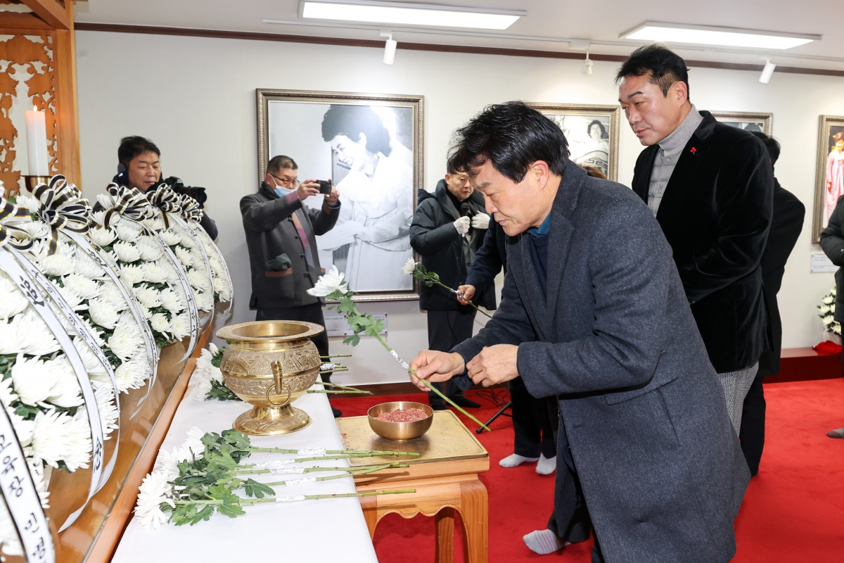 20260102-014[AMG_3048-1-2026 새해 박대통령 생가 참배.JPG