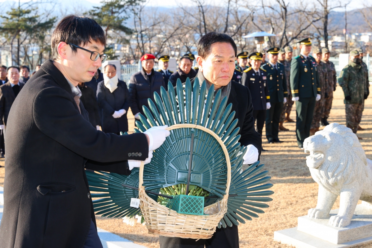 20260102-031[AMG_3092-1-2026 새해 충혼탑 참배.JPG