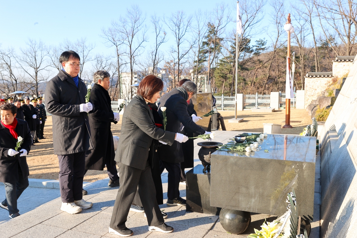 20260102-039[AMG_3107-1-2026 새해 충혼탑 참배.JPG