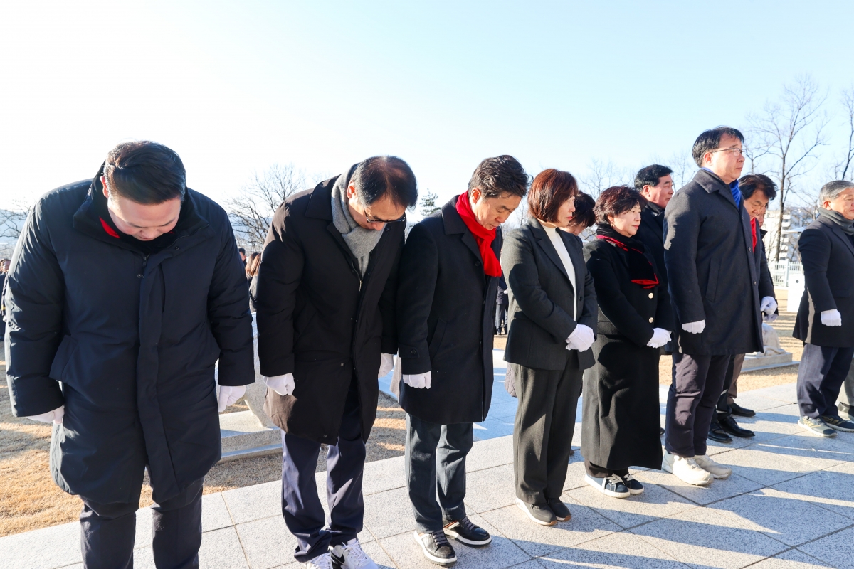 20260102-057[AMG_3144-1-2026 새해 충혼탑 참배.JPG