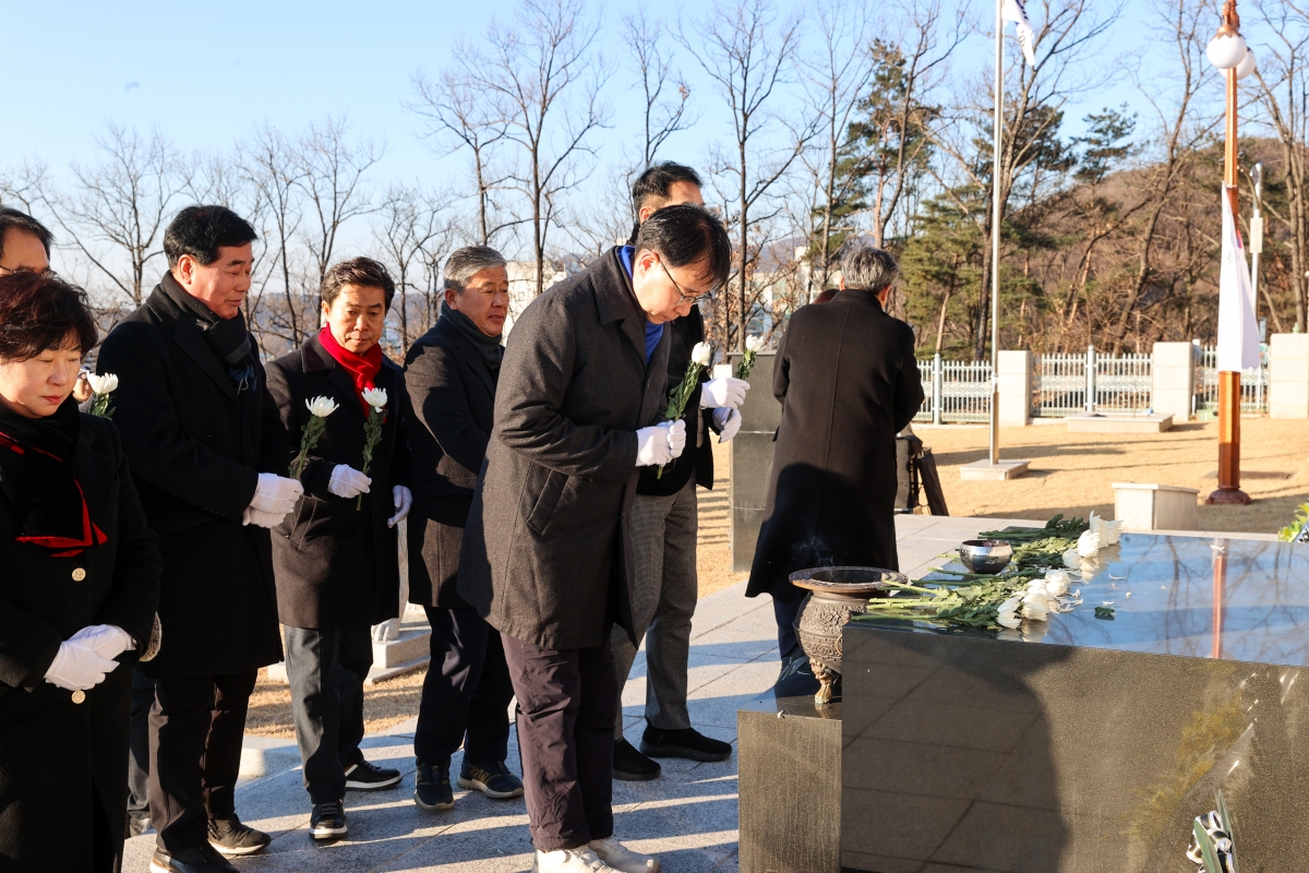 20260102-041[AMG_3111-1-2026 새해 충혼탑 참배.JPG