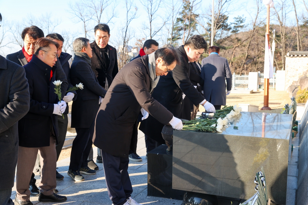 20260102-047[AMG_3126-1-2026 새해 충혼탑 참배.JPG