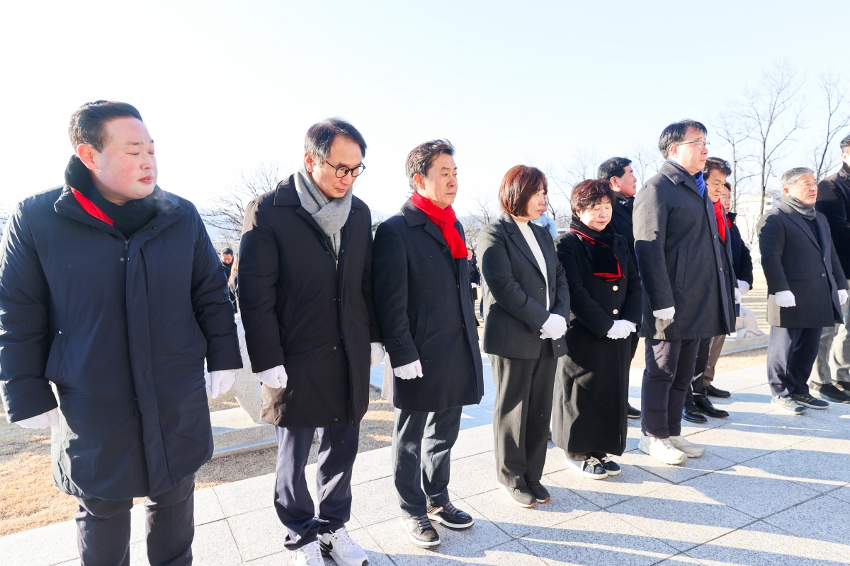 20260102-058[AMG_3145-1-2026 새해 충혼탑 참배.JPG