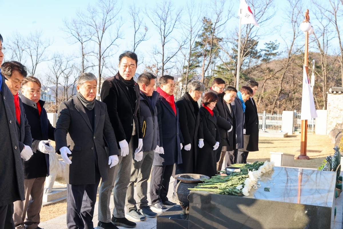 20260102-055[AMG_3141-1-2026 새해 충혼탑 참배.JPG