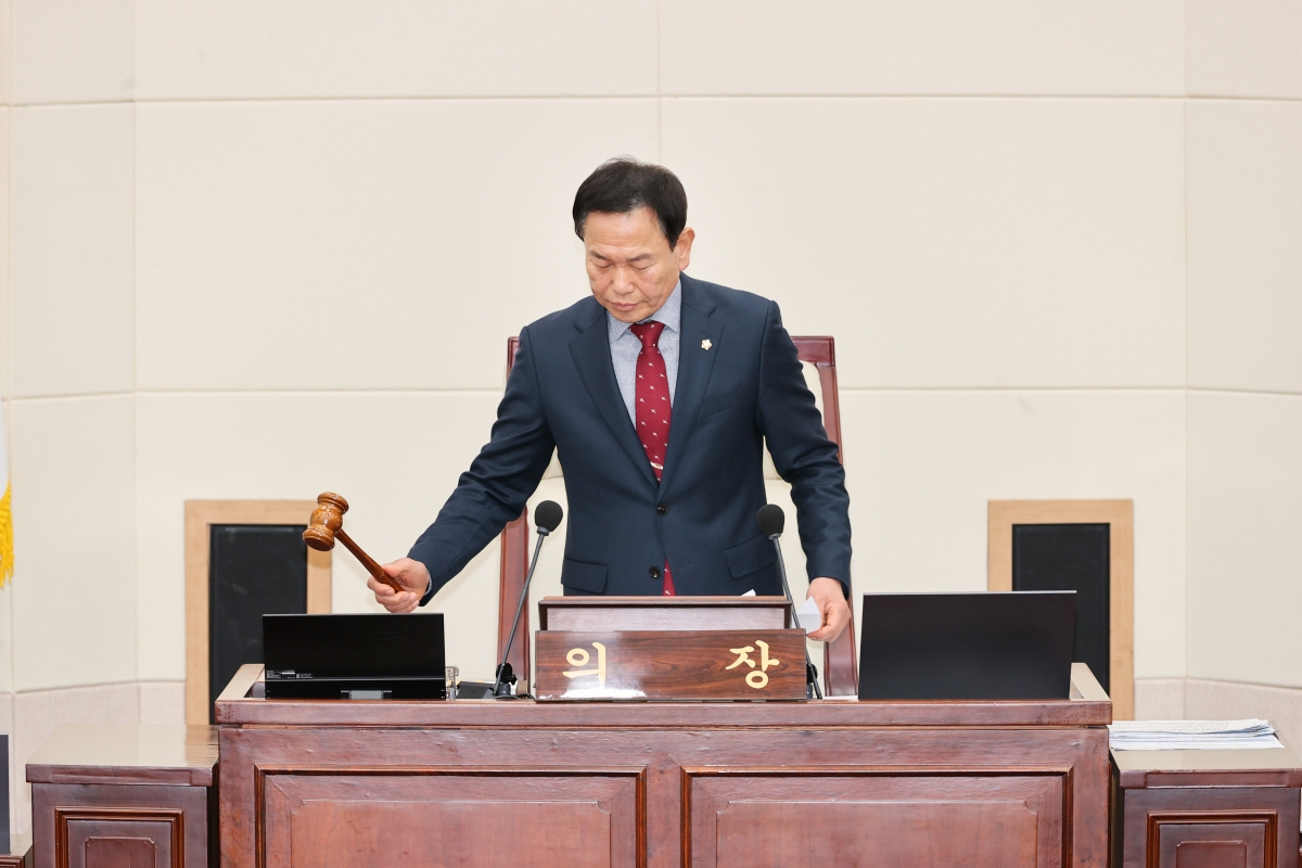 20260113-011[AMG_3734-1-제293회 임시회 제1차 본회의시 박교상 의장 회의주재.JPG