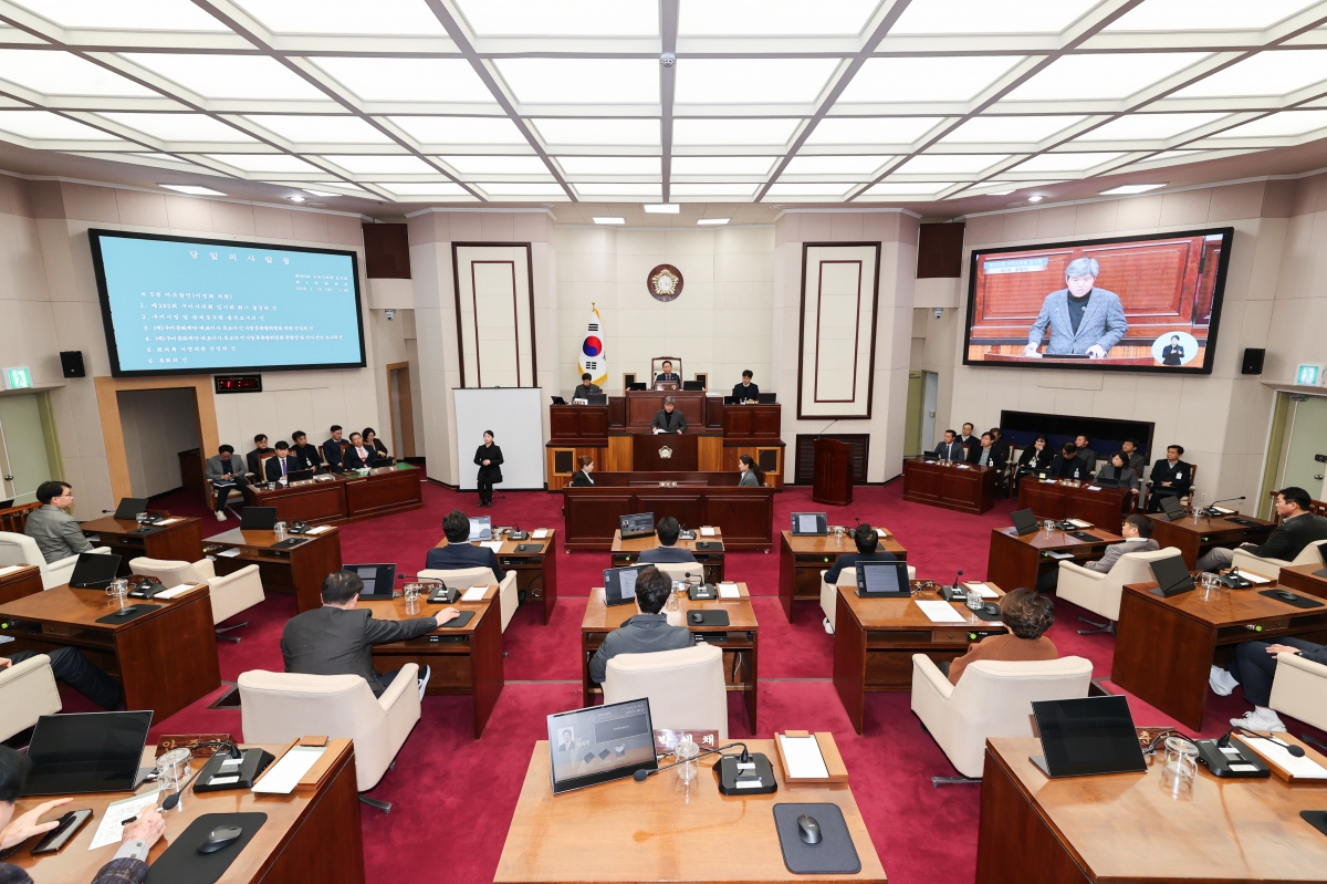 20260113-025[AMG_3765-1-제293회 임시회 제1차 본회의시 소진혁 의원 구미시장 및 관계공무원 출석요구의 건 제안설명.JPG