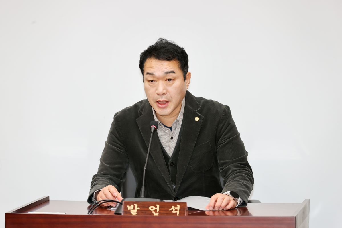 20260114-003[AMG_3803-1-제293회 임시회 의회운영위원회 조례안 등 심사활동.JPG