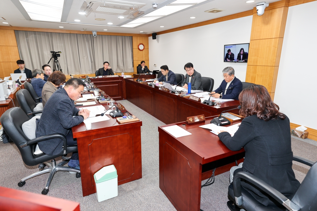 20260114-036[AMG_3931-1-제293회 임시회 산업건설위원회 조례안 등 심사활동.JPG