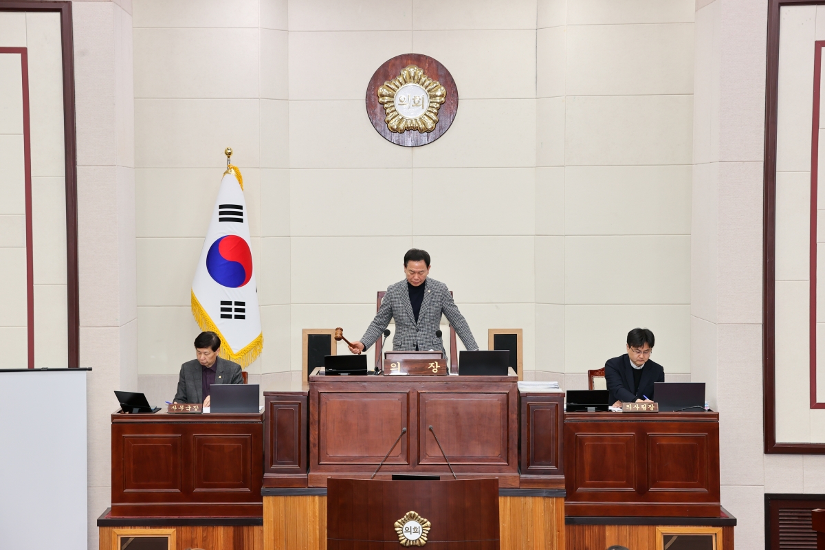 20260120-004[AMG_4234-1-제293회 임시회 제4차 본회의시 박교상 의장 회의주재.JPG