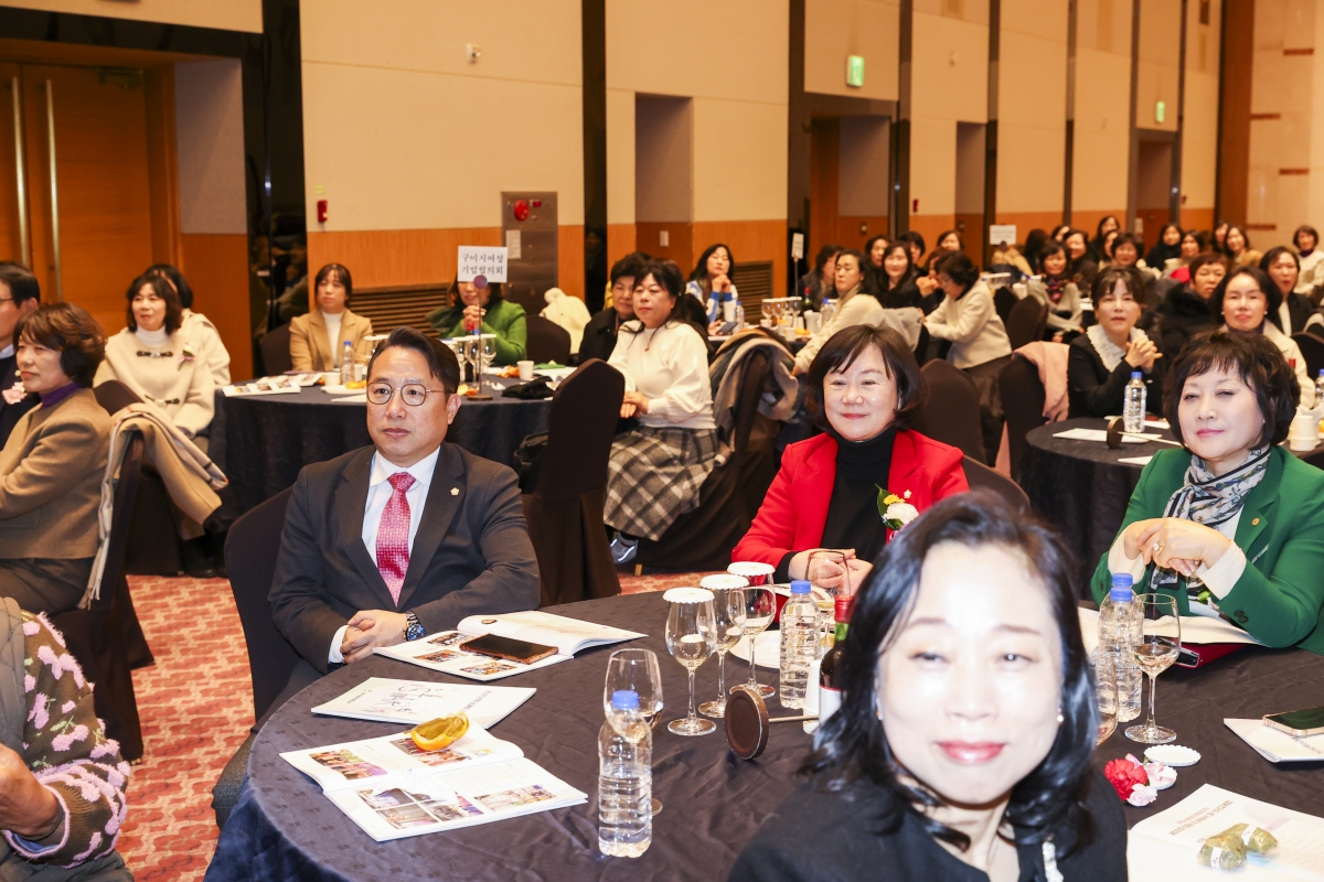 20260203-049[AMG_5081-2-구미시여성단체협의회 회장 이취임식 및 신년교례회.jpg