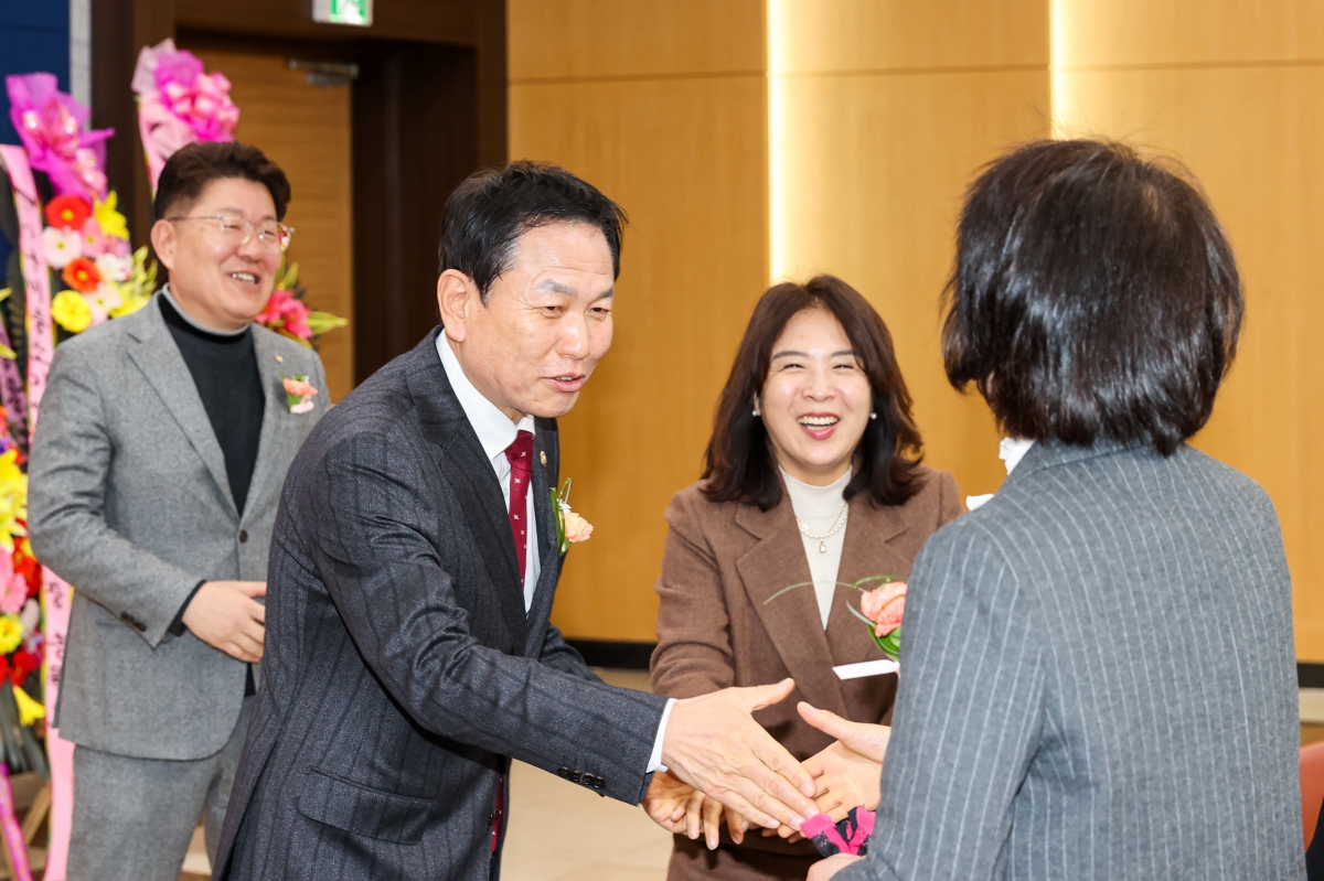 20260211-003[AMG_5452-1-(사)구미경제인협회 제6,7대 회장 이취임식.JPG