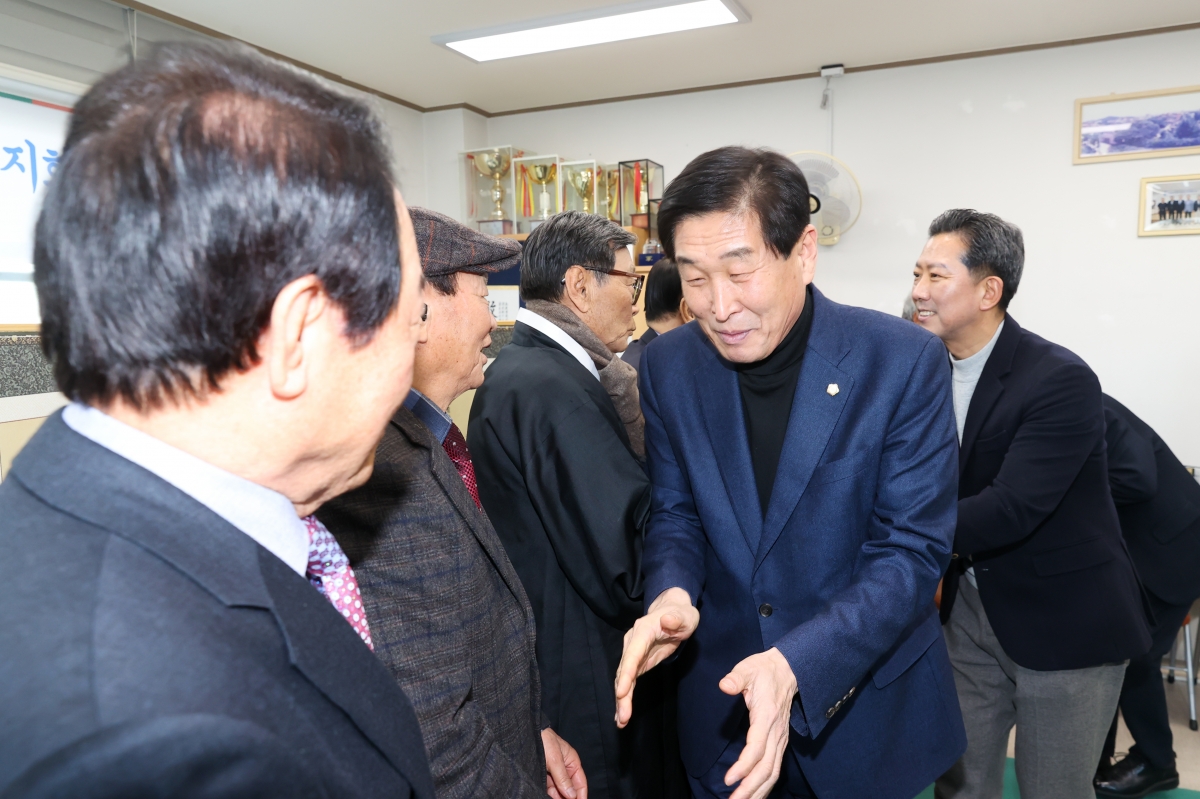 20260213-008[AMG_5603-1-2026 설 맞이 노인종합복지회관 격려 방문.JPG