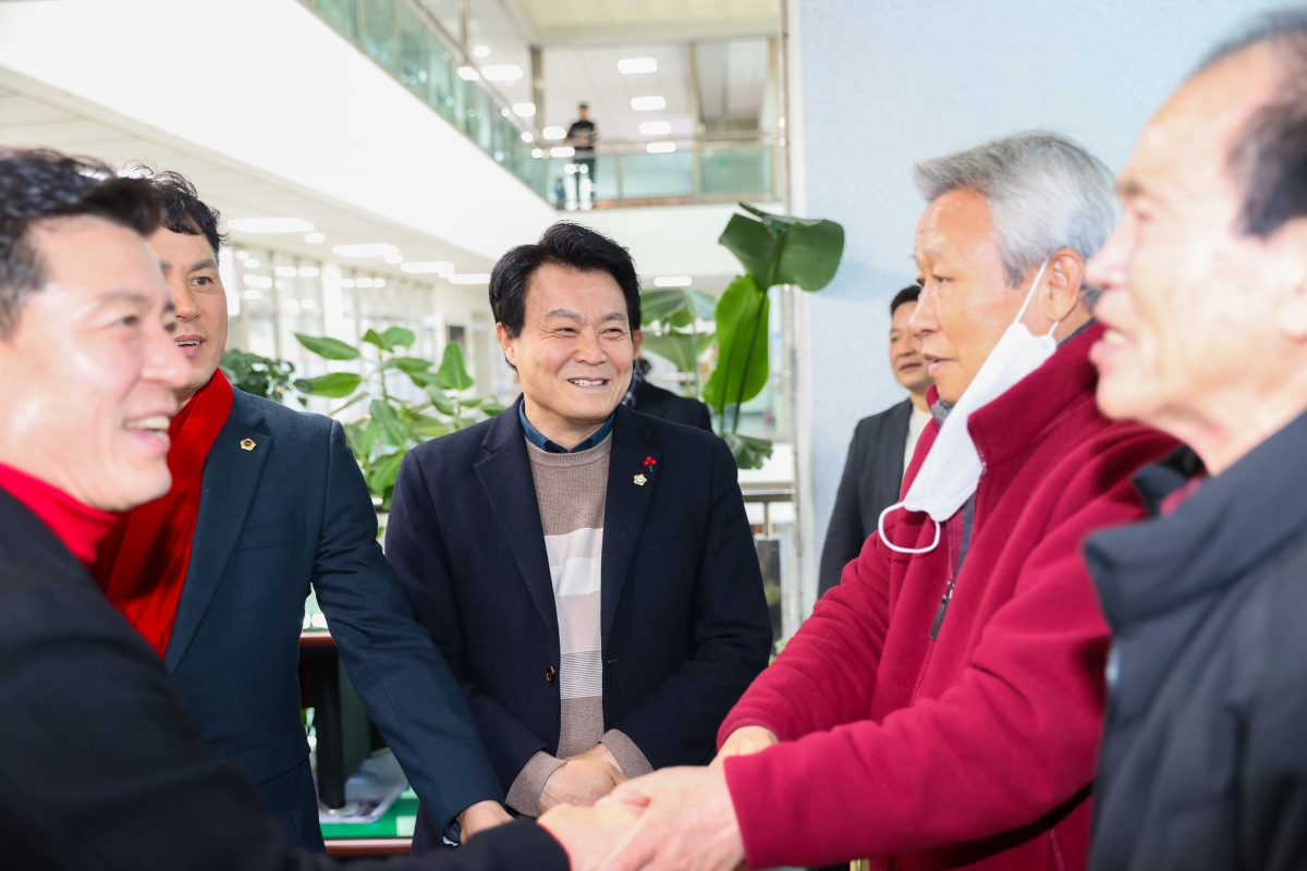 20260213-003[AMG_5593-1-2026 설 맞이 노인종합복지회관 격려 방문.JPG