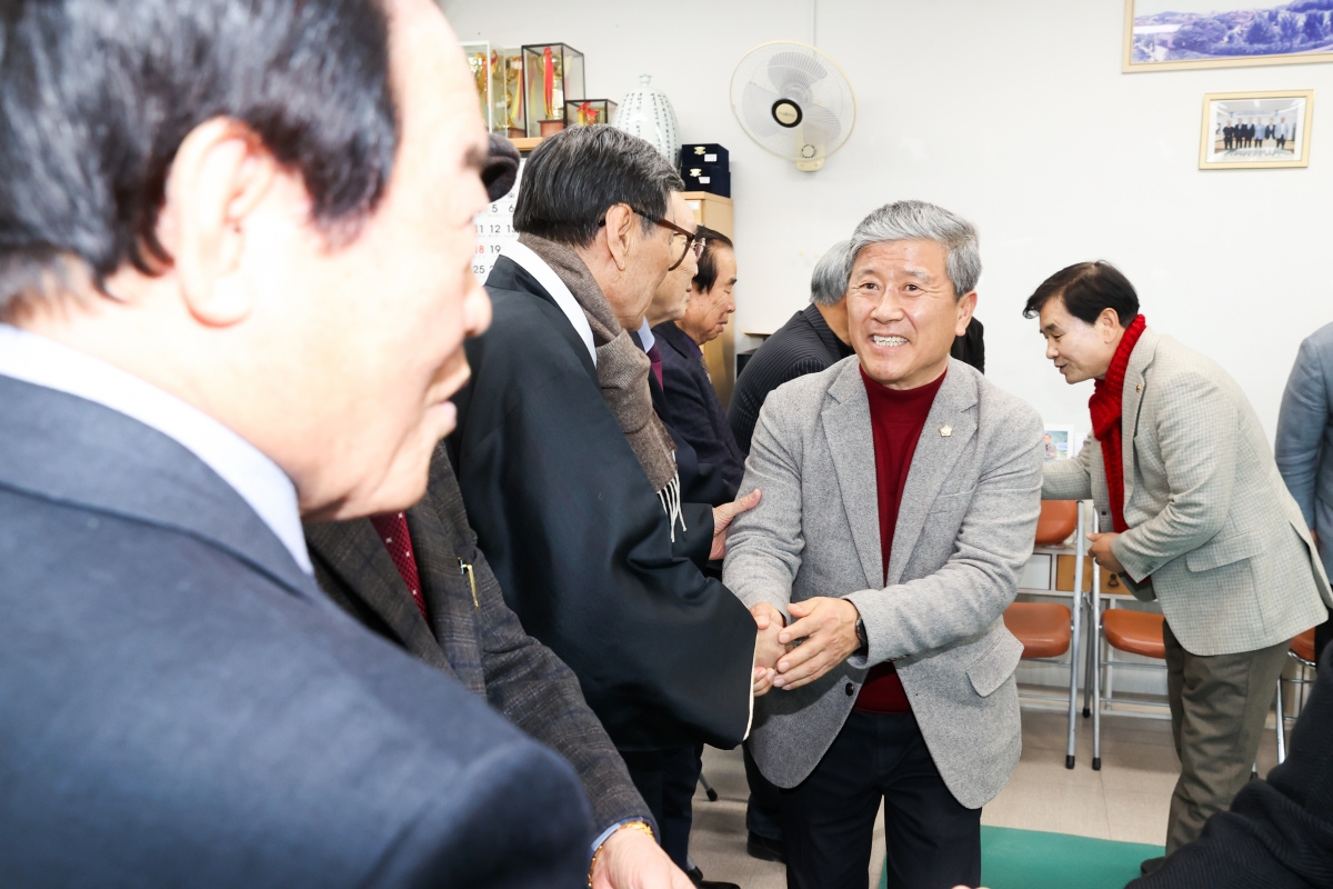 20260213-012[AMG_5607-1-2026 설 맞이 노인종합복지회관 격려 방문.JPG