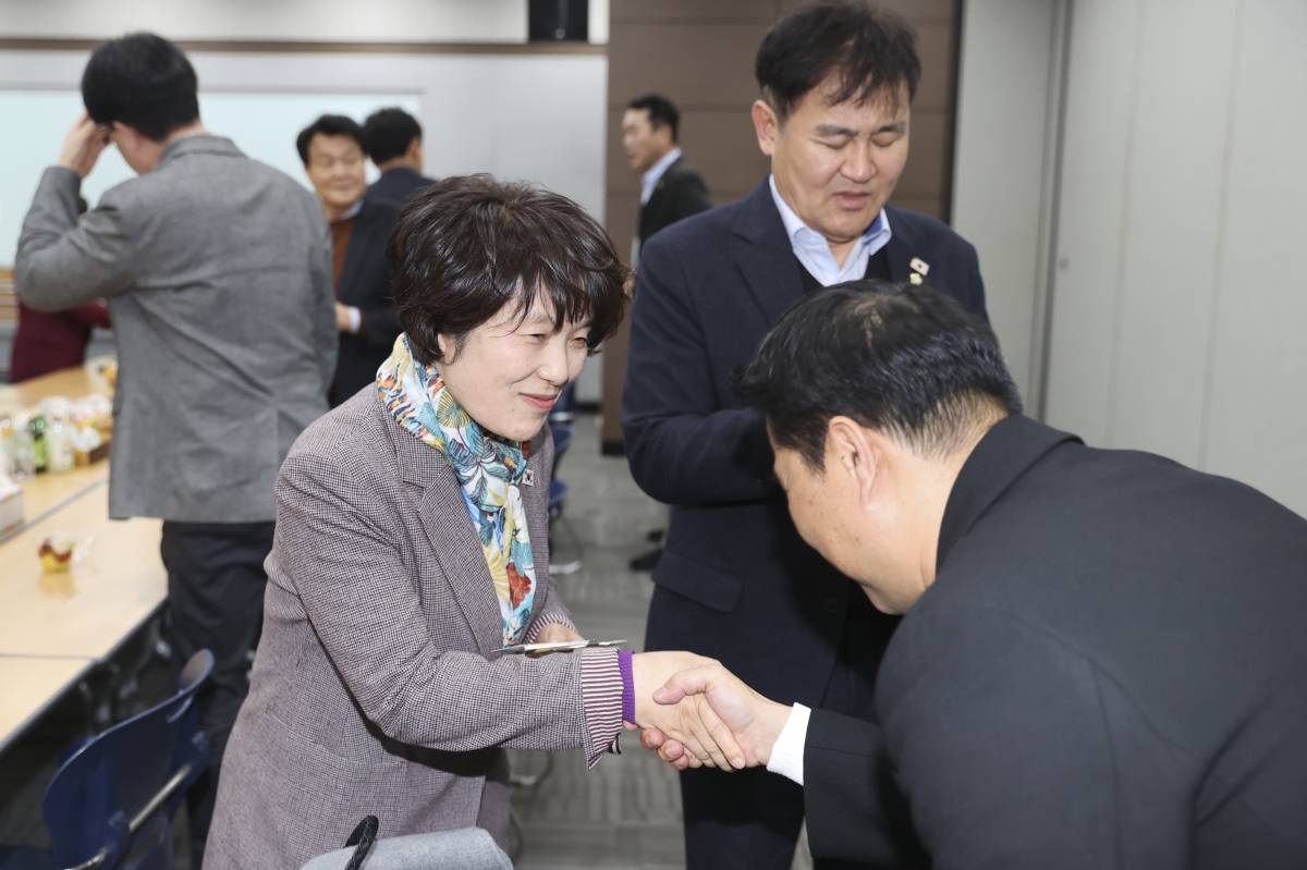 20260223-001[AMG_5986-1-2-한국노총 구미지부 제48년차 정기대의원대회 및 회장 이취임식.jpg