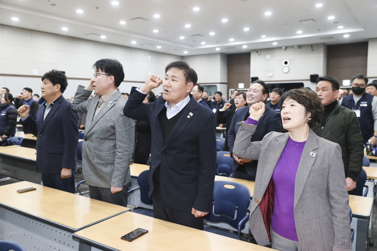 20260223-020[AMG_6015-1-2-한국노총 구미지부 제48년차 정기대의원대회 및 회장 이취임식.jpg