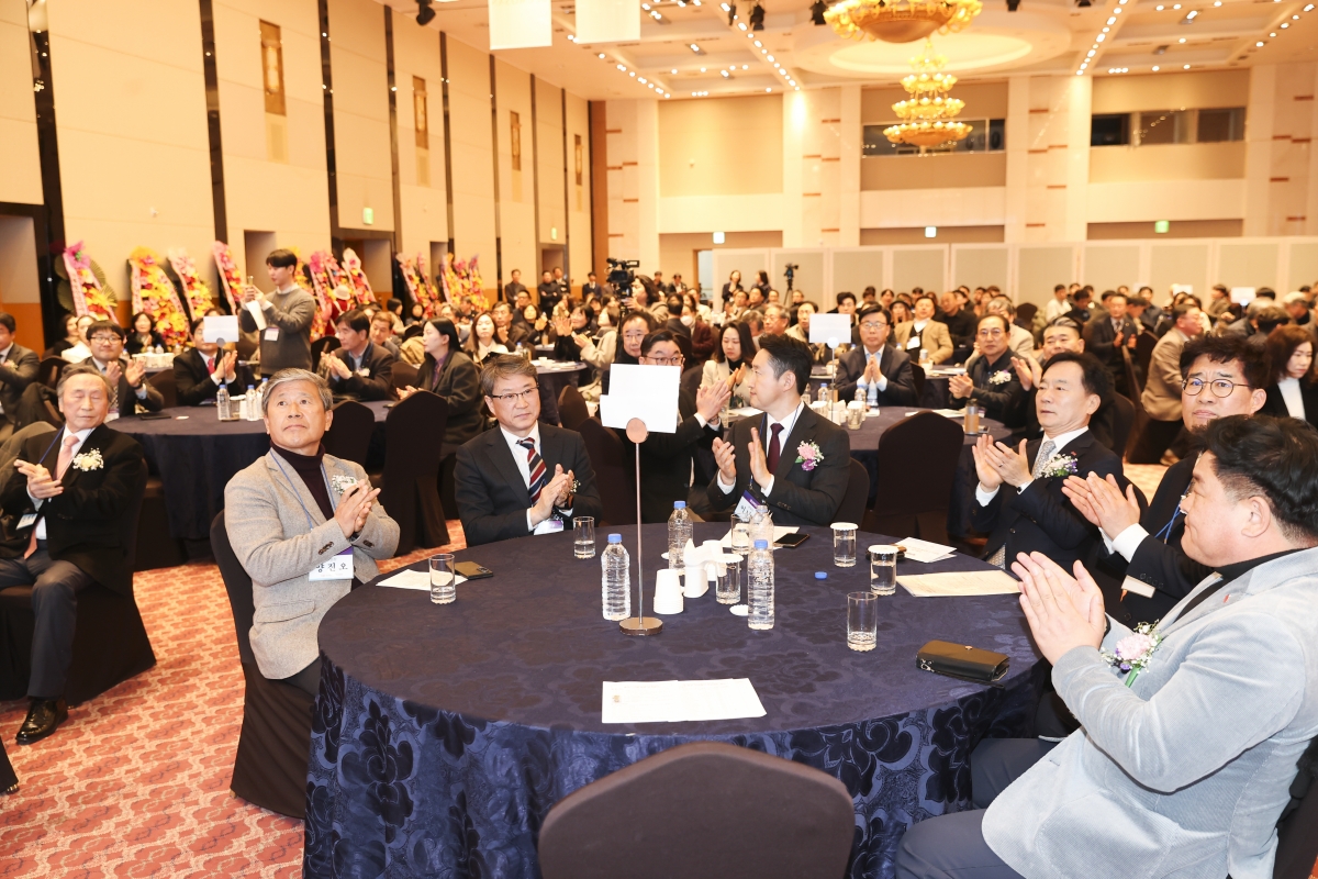 20260223-065[AMG_6103-1-사)구미산업단지경영자협의회 제10,11대 회장 이취임식.jpg