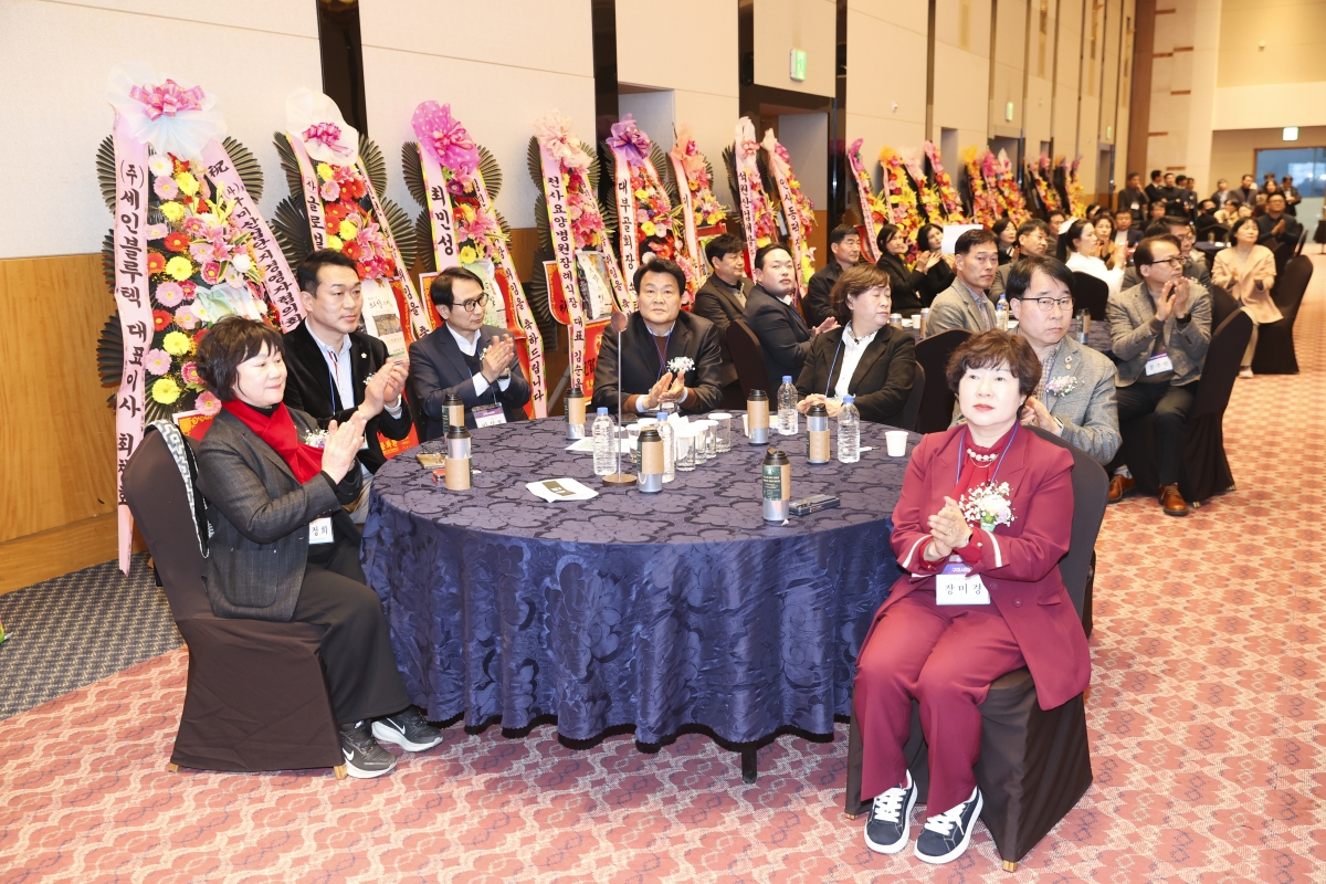 20260223-063[AMG_6098-1-사)구미산업단지경영자협의회 제10,11대 회장 이취임식.jpg