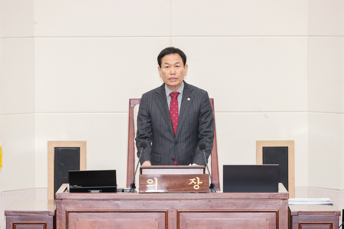 20260311-002[AMG_7472-1-제294회 임시회 제1차 본회의시 박교상 의장 회의주재.JPG