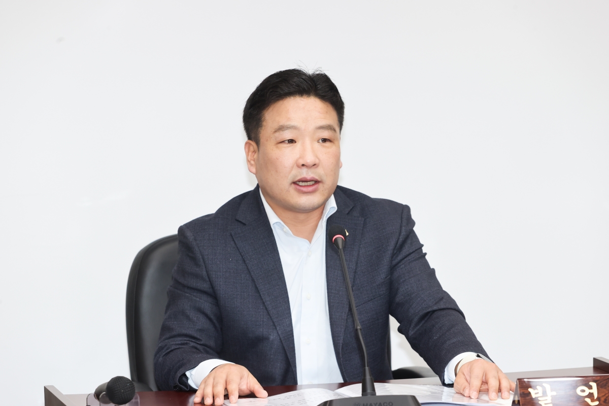 20260312-026[AMG_7647-1-제294회 임시회 산업건설위원회 조례안 심사활동.JPG