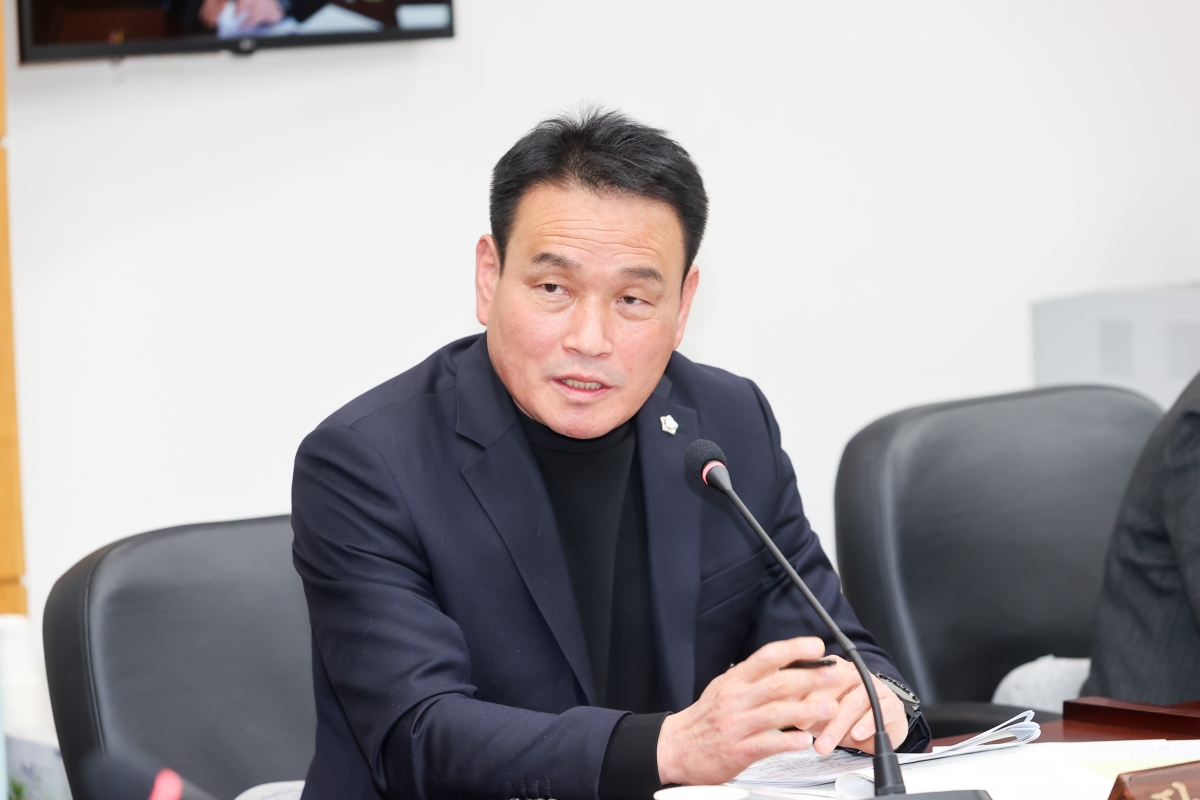 20260312-030[AMG_7710-1-제294회 임시회 산업건설위원회 조례안 심사활동.JPG