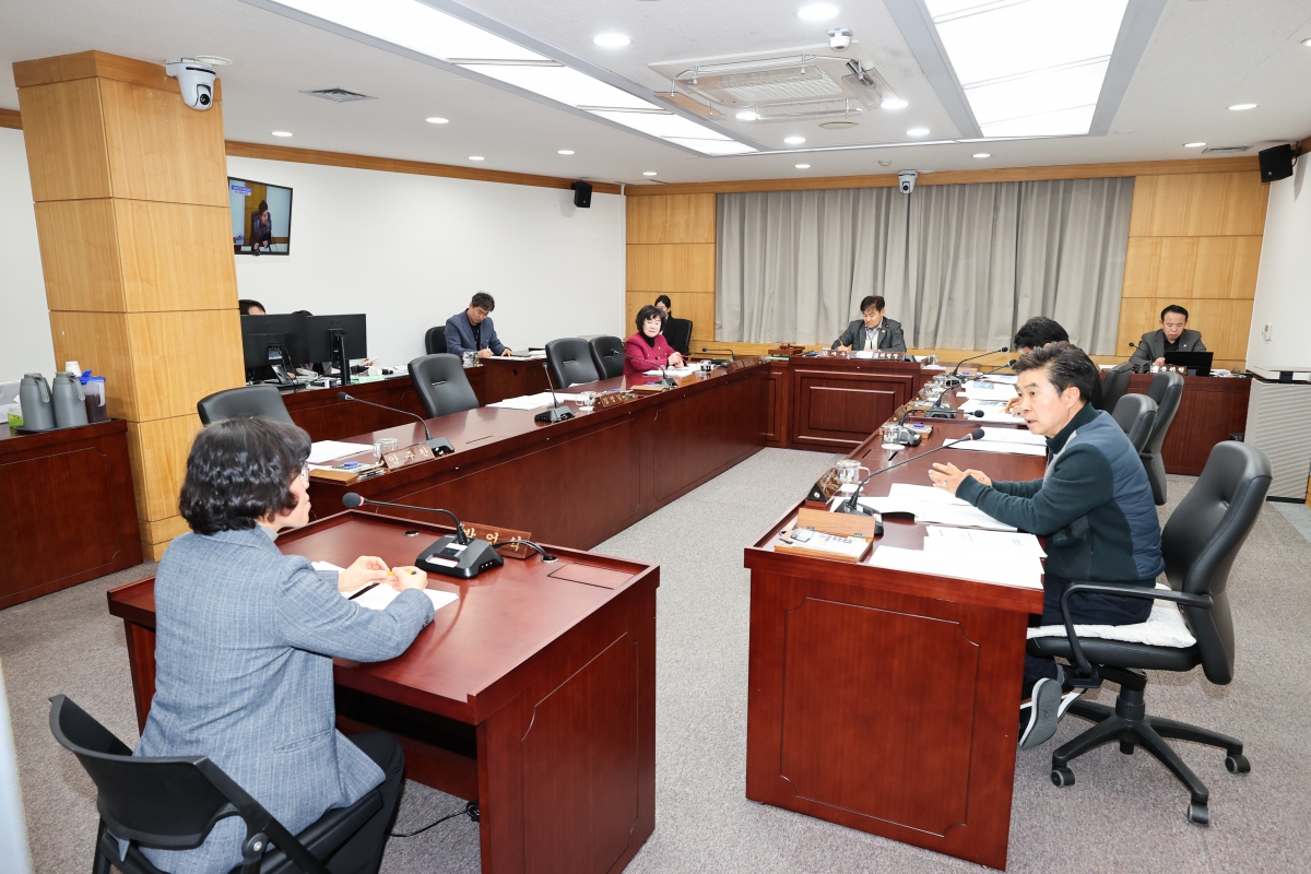 20260312-034[AMG_7677-1-제294회 임시회 문화환경위원회 조례안 심사활동.JPG