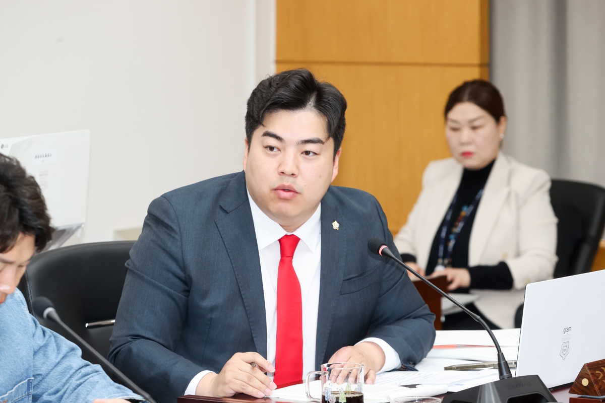 20260312-010[AMG_7722-1-제294회 임시회 기획행정위원회 조례안 심사활동.JPG