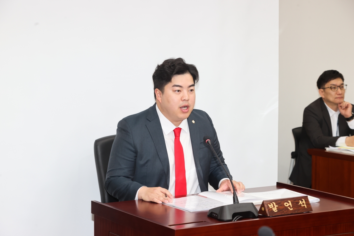 20260312-021[AMG_7632-1-제294회 임시회 기획행정위원회 조례안 심사활동.JPG